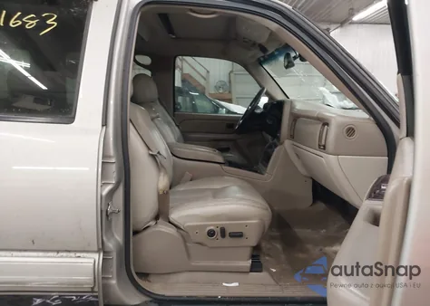 2005 Chevrolet Suburban 1500 Lt z USA, uszkodzony, nr VIN 3GNFK16Z15G203523